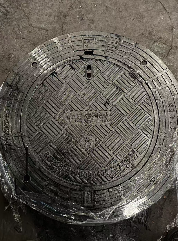 奎屯球墨铸铁防沉降井盖展示